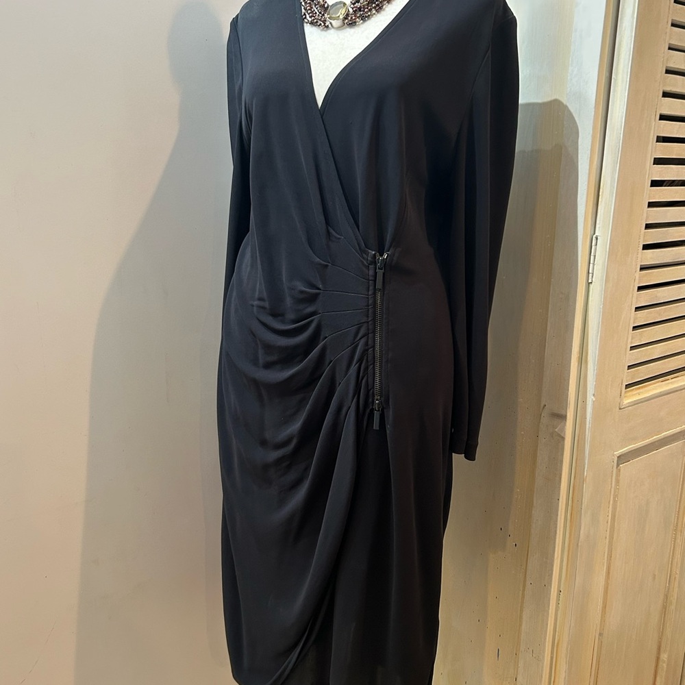Carlisle Navy Dress Long Sleeve Ruched Zipper Detail Slimming Fit NWOT Perfect!